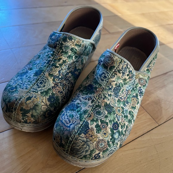 Clogs - Picture 3 of 3